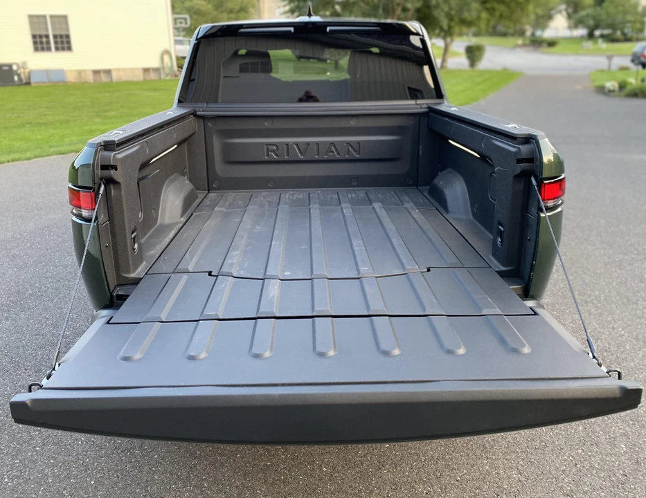 2022 Rivian R1T - Image 10 of 31
