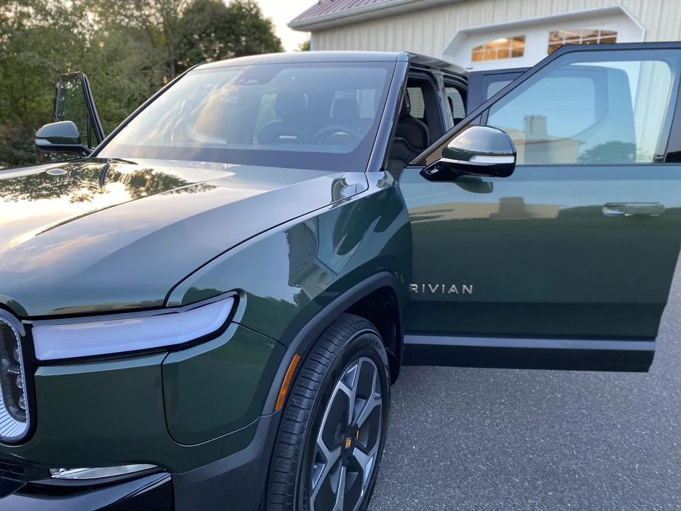 2022 Rivian R1T - Image 23 of 31