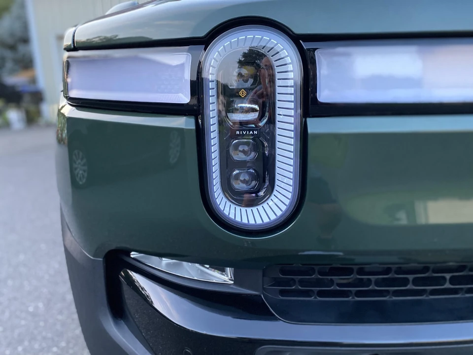 2022 Rivian R1T - Image 18 of 31