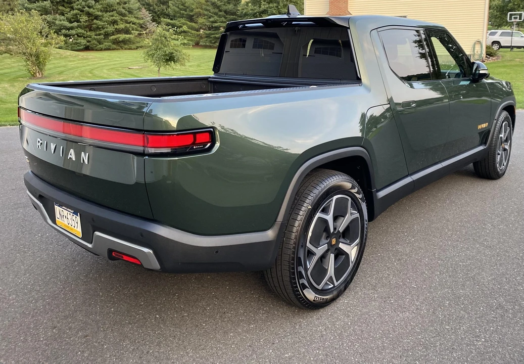 2022 Rivian R1T - Image 6 of 31