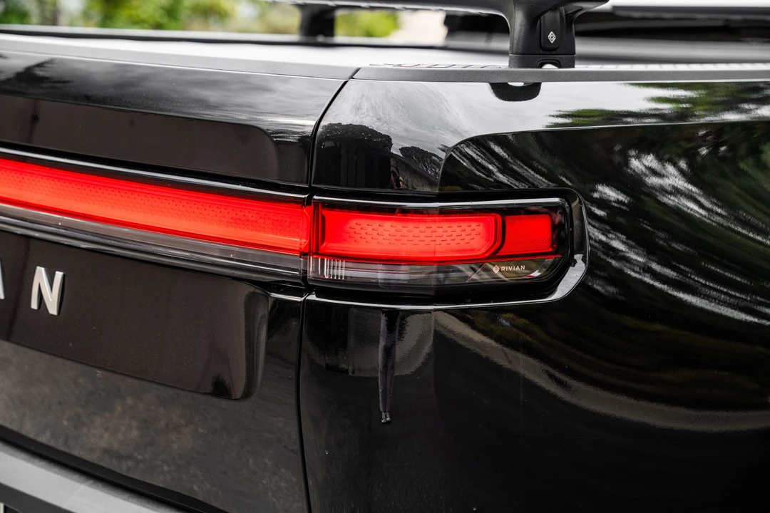 2022 Rivian R1T - Image 18 of 31