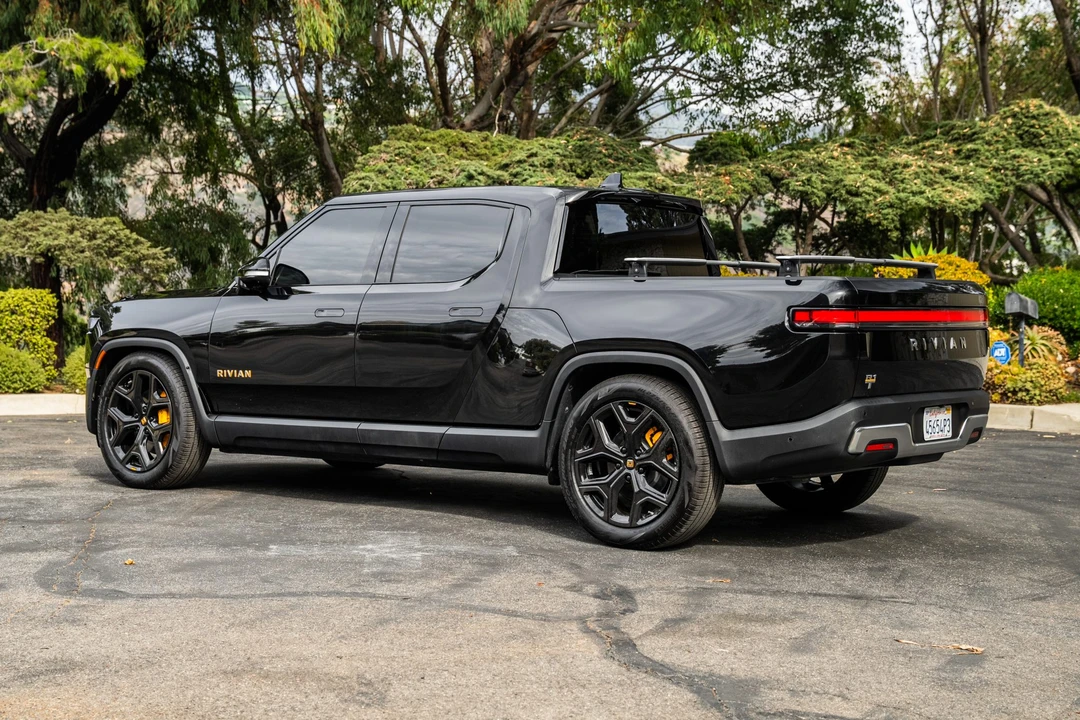 2022 Rivian R1T - Image 6 of 31