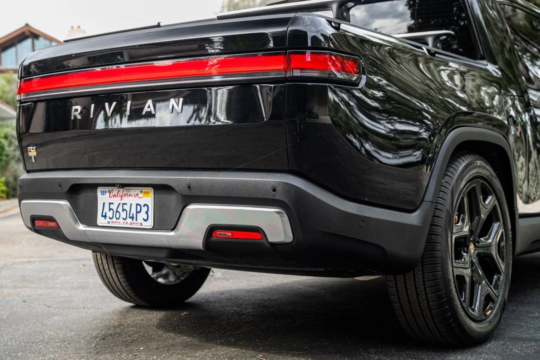 2022 Rivian R1T - Image 13 of 31