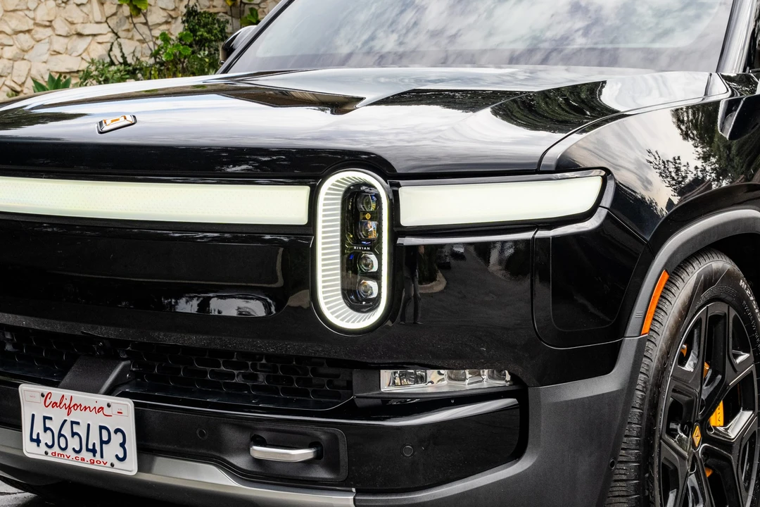 2022 Rivian R1T - Image 17 of 31