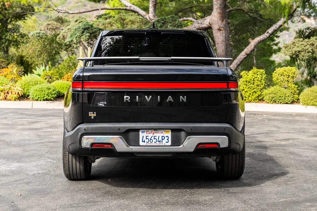2022 Rivian R1T - Image 7 of 31