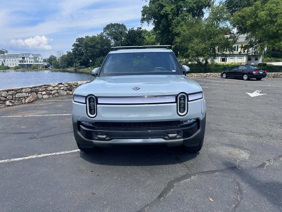 2022 Rivian R1T - Image 17 of 31