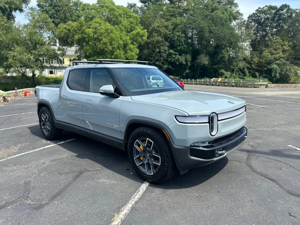 2022 Rivian R1T - Image 16 of 31