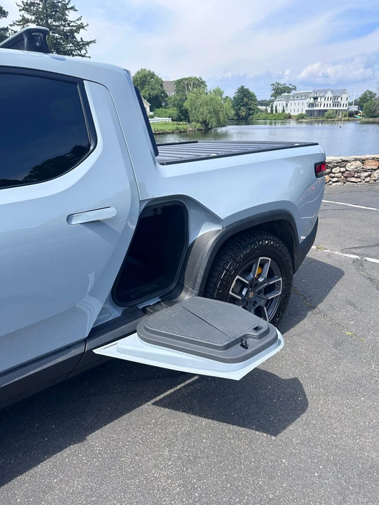 2022 Rivian R1T - Image 20 of 31