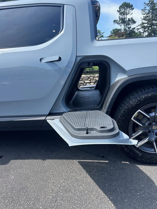 2022 Rivian R1T - Image 21 of 31