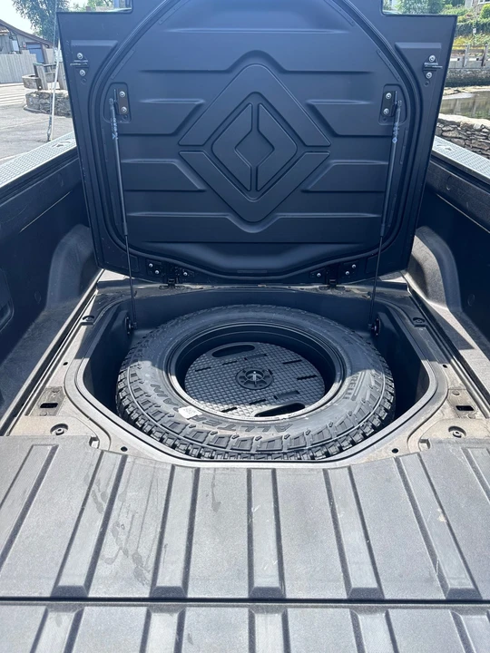 2022 Rivian R1T - Image 27 of 31
