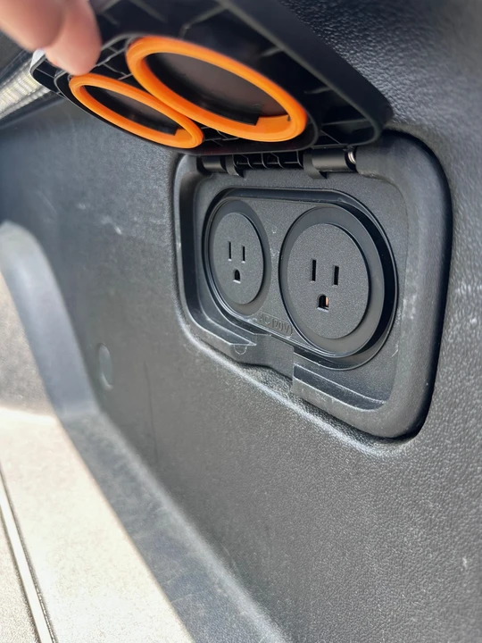 2022 Rivian R1T - Image 28 of 31