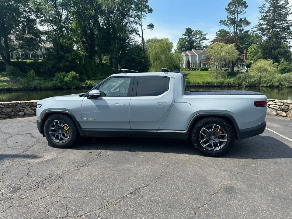 2022 Rivian R1T - Image 11 of 31