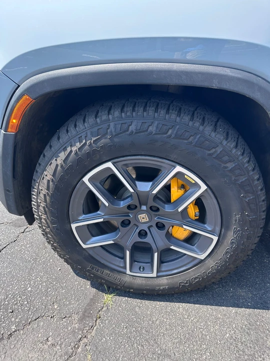 2022 Rivian R1T - Image 30 of 31