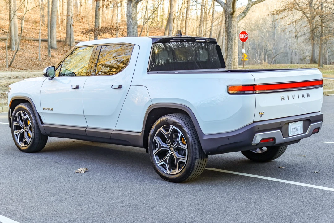 2022 Rivian R1T - Image 16 of 31