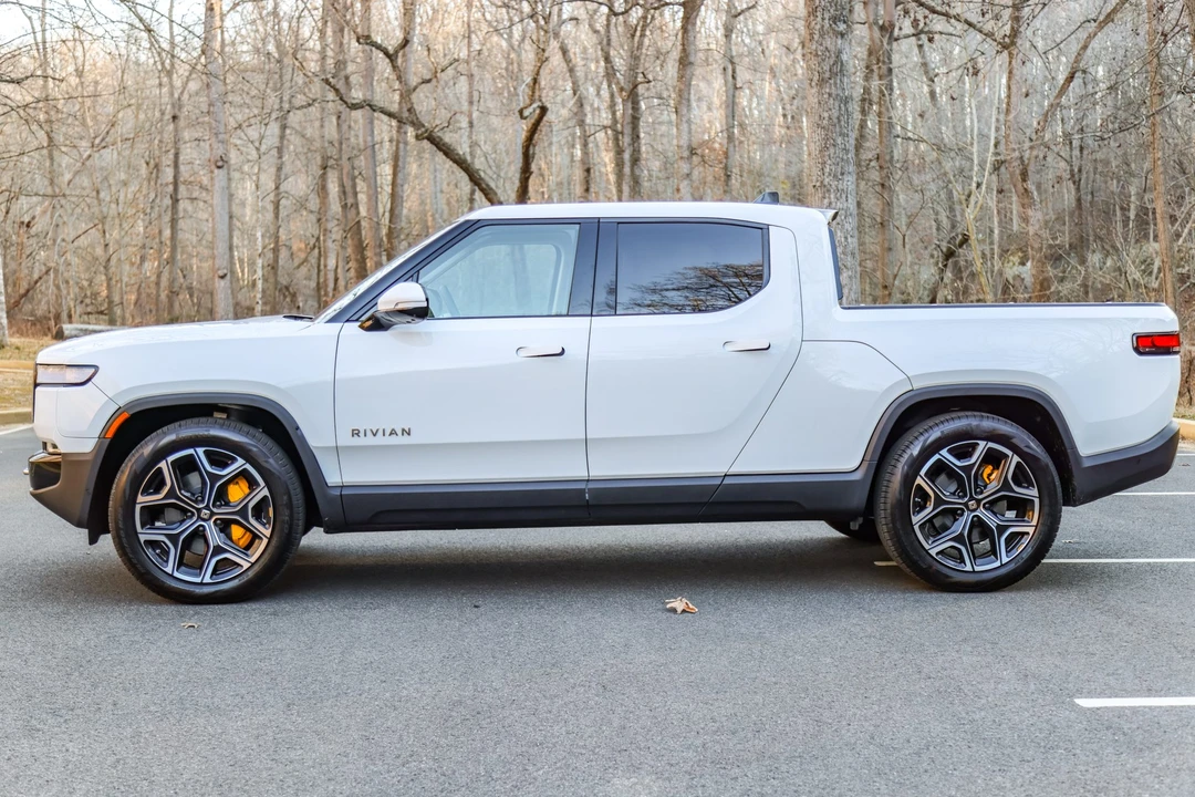 2022 Rivian R1T - Image 18 of 31