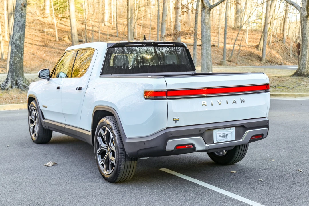 2022 Rivian R1T - Image 15 of 31