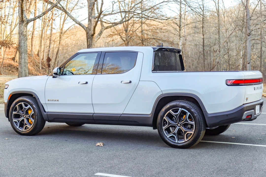 2022 Rivian R1T - Image 17 of 31