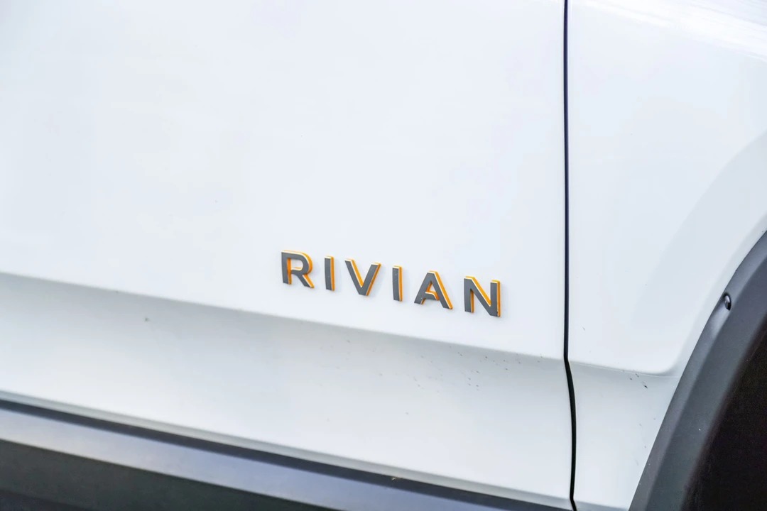 2022 Rivian R1T - Image 26 of 31