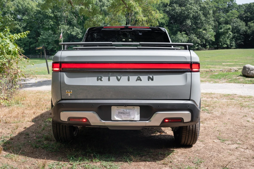 2022 Rivian R1T - Image 7 of 31
