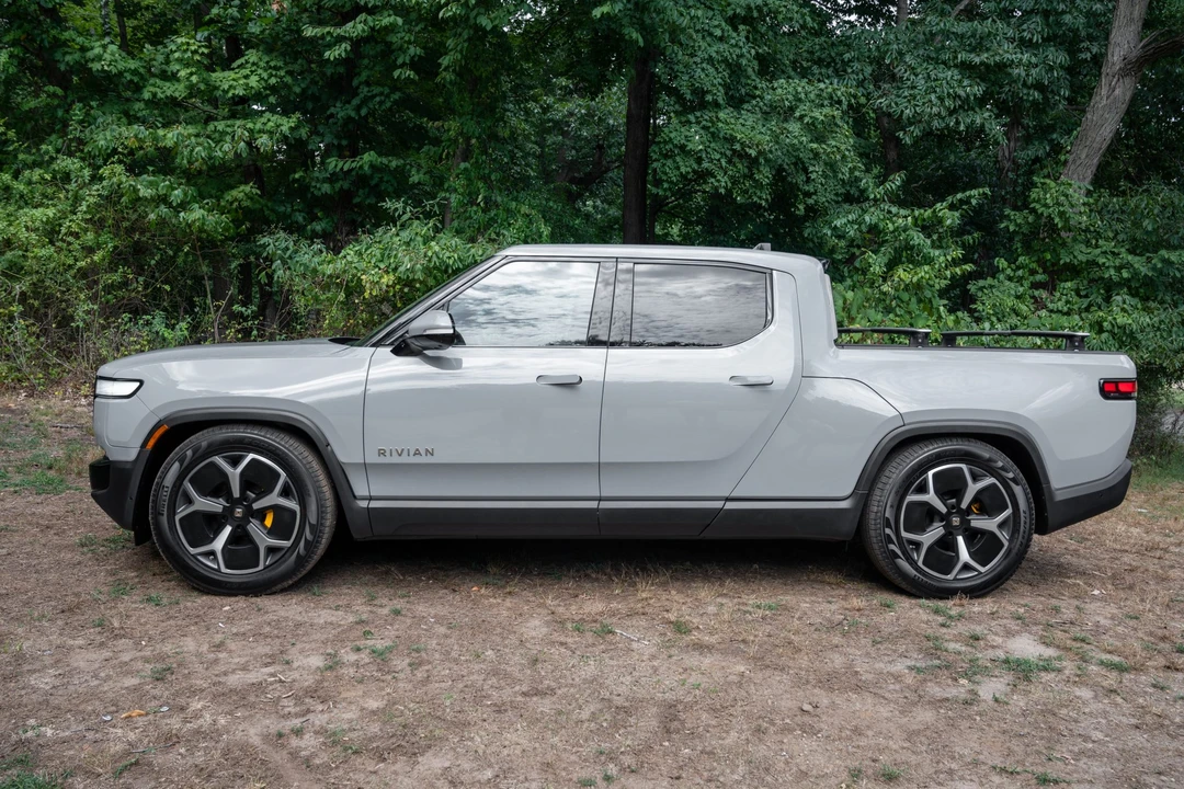 2022 Rivian R1T - Image 11 of 31