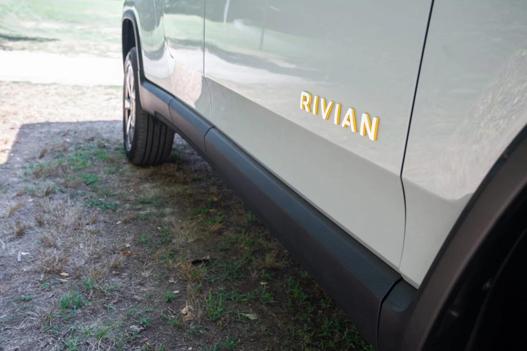 2022 Rivian R1T - Image 14 of 31