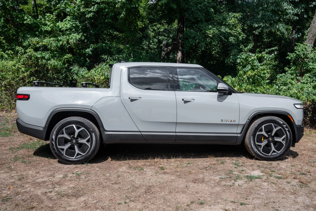 2022 Rivian R1T - Image 5 of 31