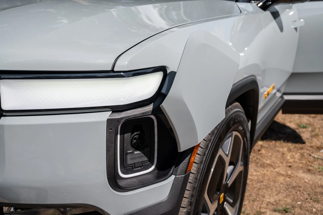 2022 Rivian R1T - Image 24 of 31