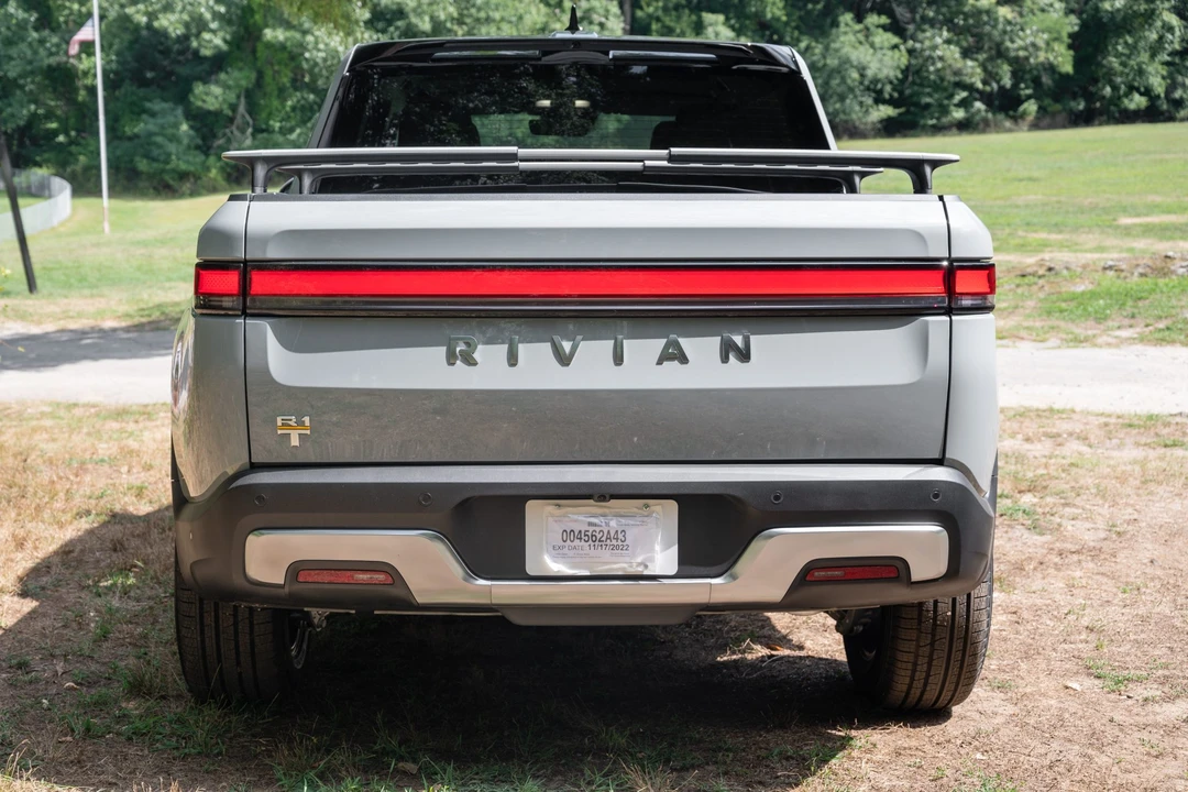 2022 Rivian R1T - Image 8 of 31