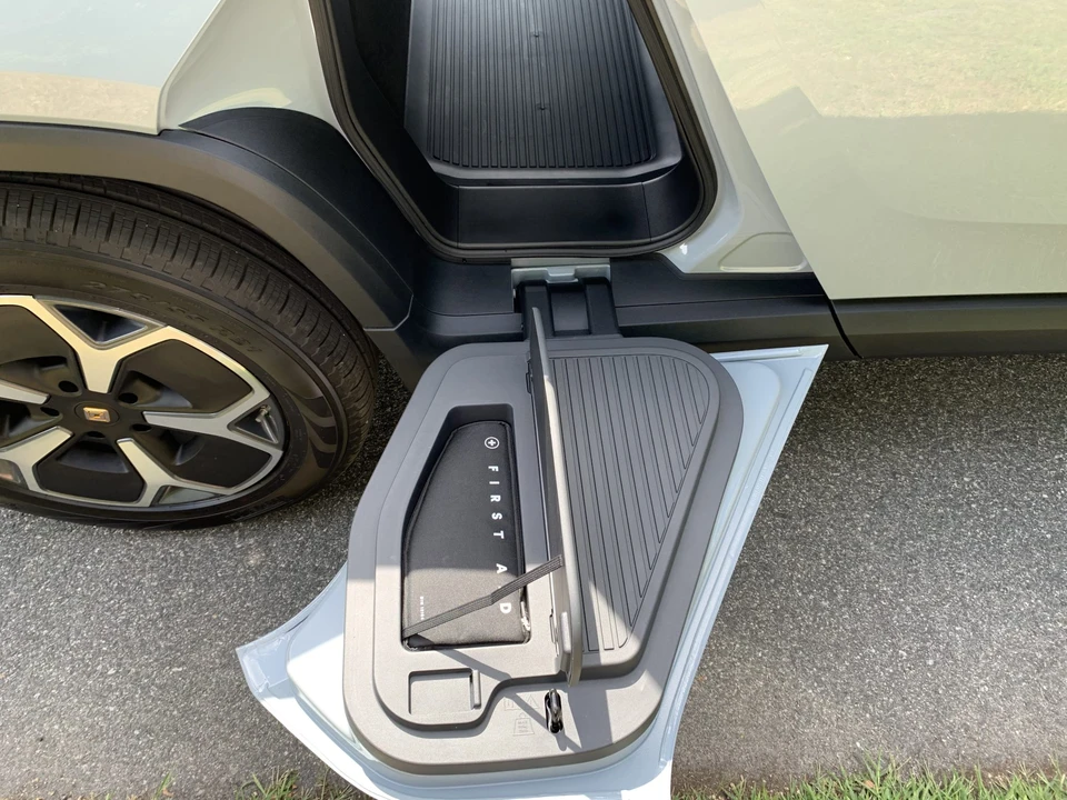 2022 Rivian R1T - Image 16 of 31