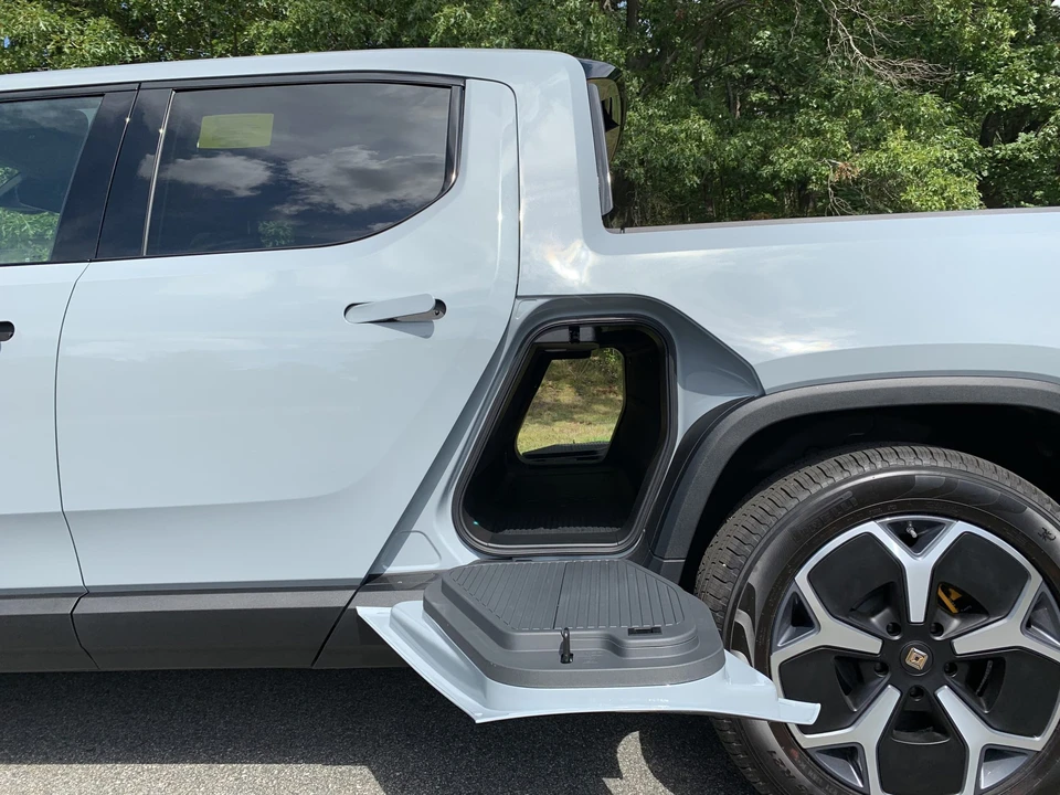 2022 Rivian R1T - Image 21 of 31