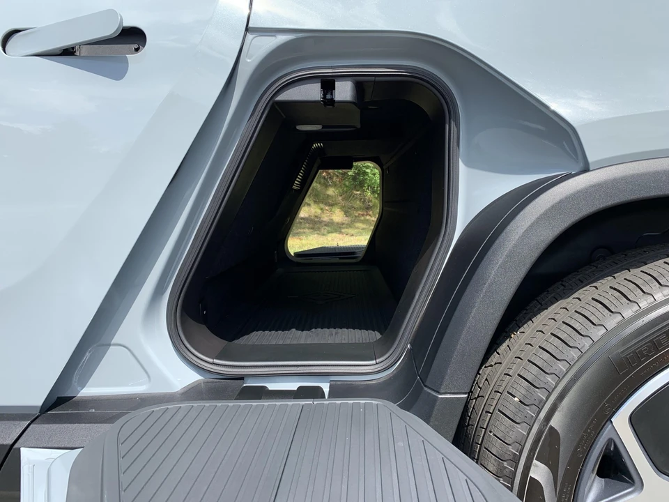 2022 Rivian R1T - Image 22 of 31