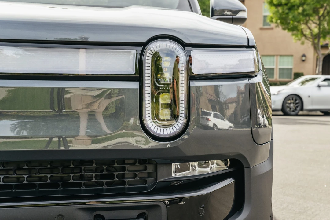 2022 Rivian R1T - Image 30 of 31