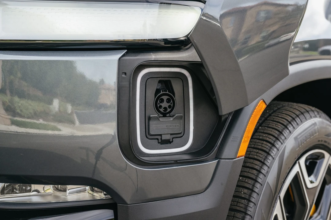 2022 Rivian R1T - Image 20 of 31