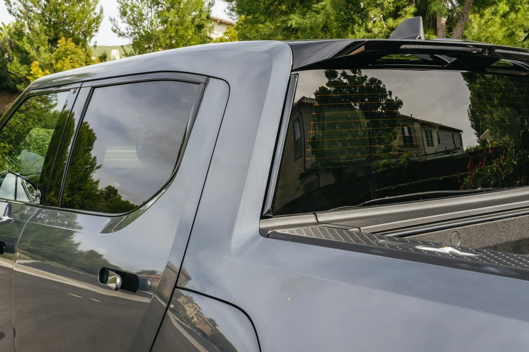 2022 Rivian R1T - Image 17 of 31