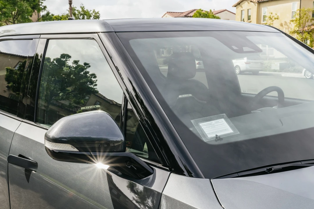2022 Rivian R1T - Image 13 of 31