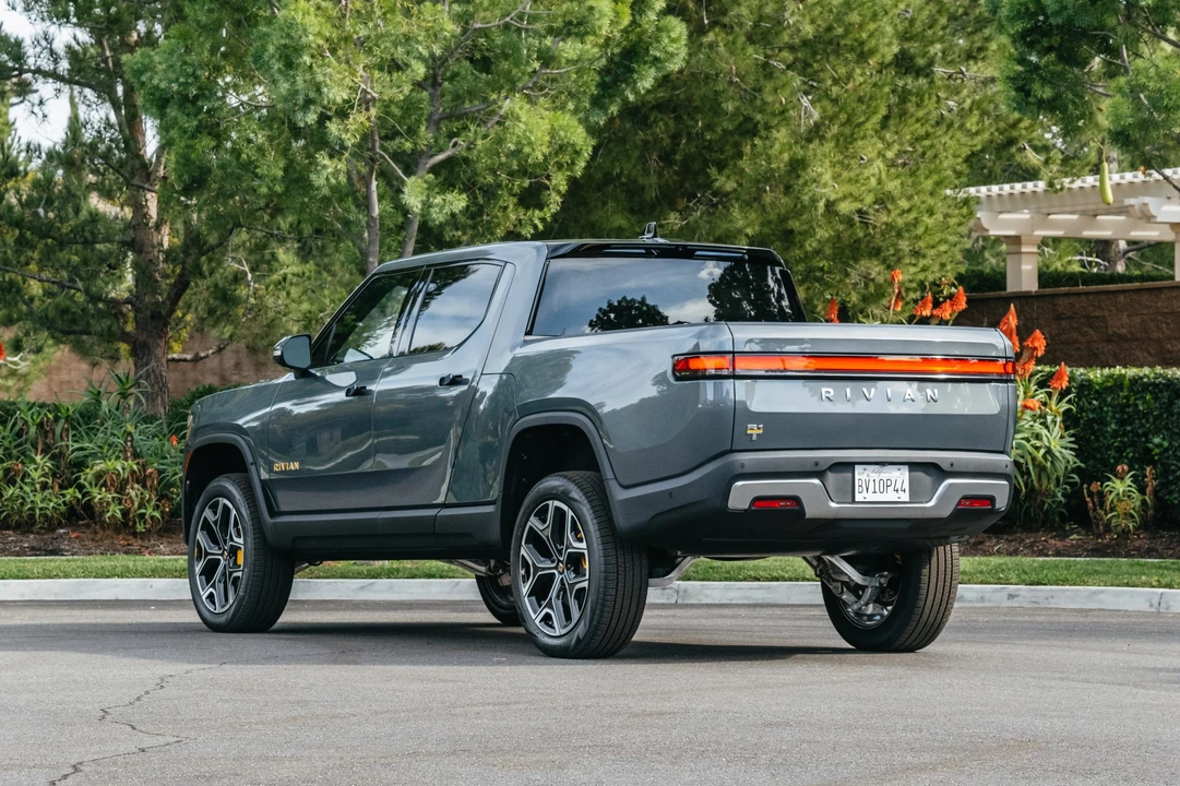 2022 Rivian R1T - Image 4 of 31