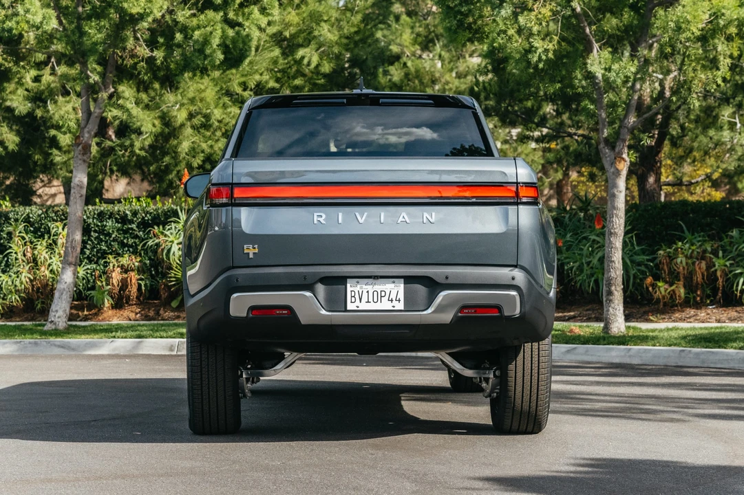 2022 Rivian R1T - Image 5 of 31