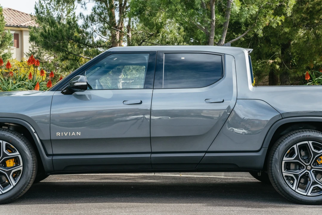 2022 Rivian R1T - Image 11 of 31