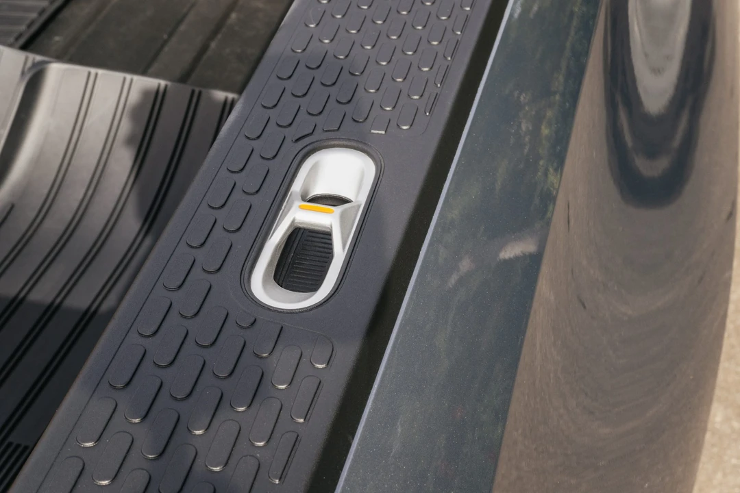 2022 Rivian R1T - Image 26 of 31