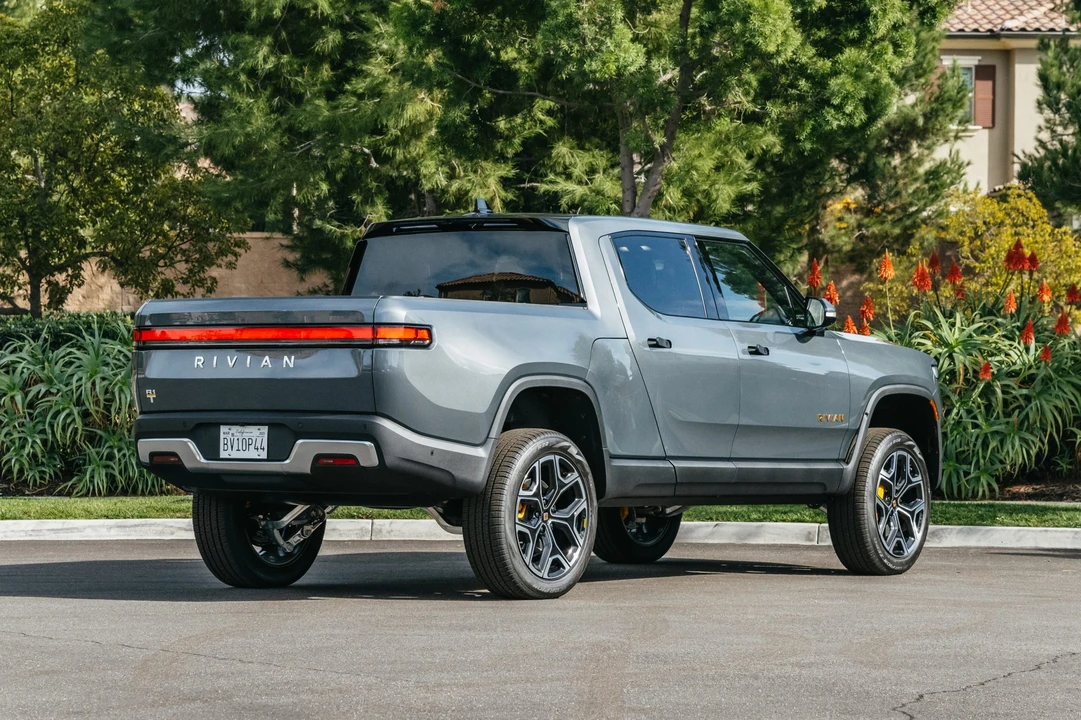 2022 Rivian R1T - Image 6 of 31