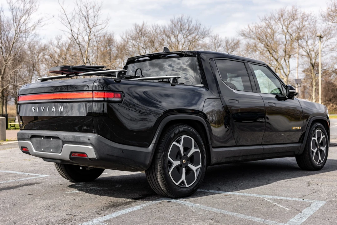 2022 Rivian R1T - Image 6 of 31