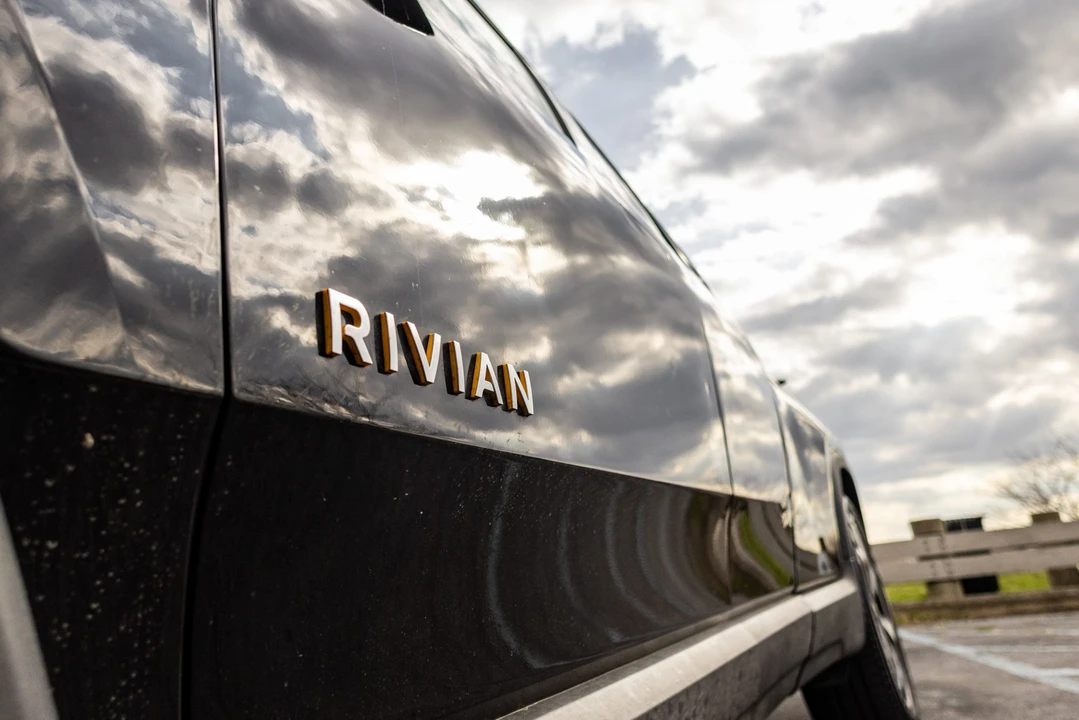 2022 Rivian R1T - Image 27 of 31