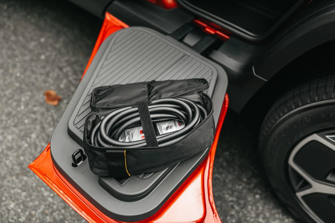 2022 Rivian R1T - Image 30 of 31