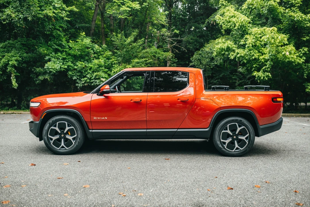 2022 Rivian R1T - Image 15 of 31