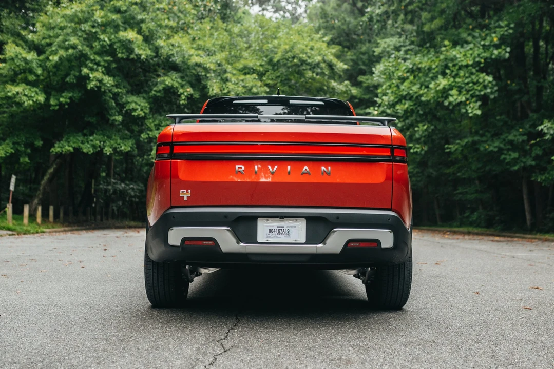 2022 Rivian R1T - Image 10 of 31