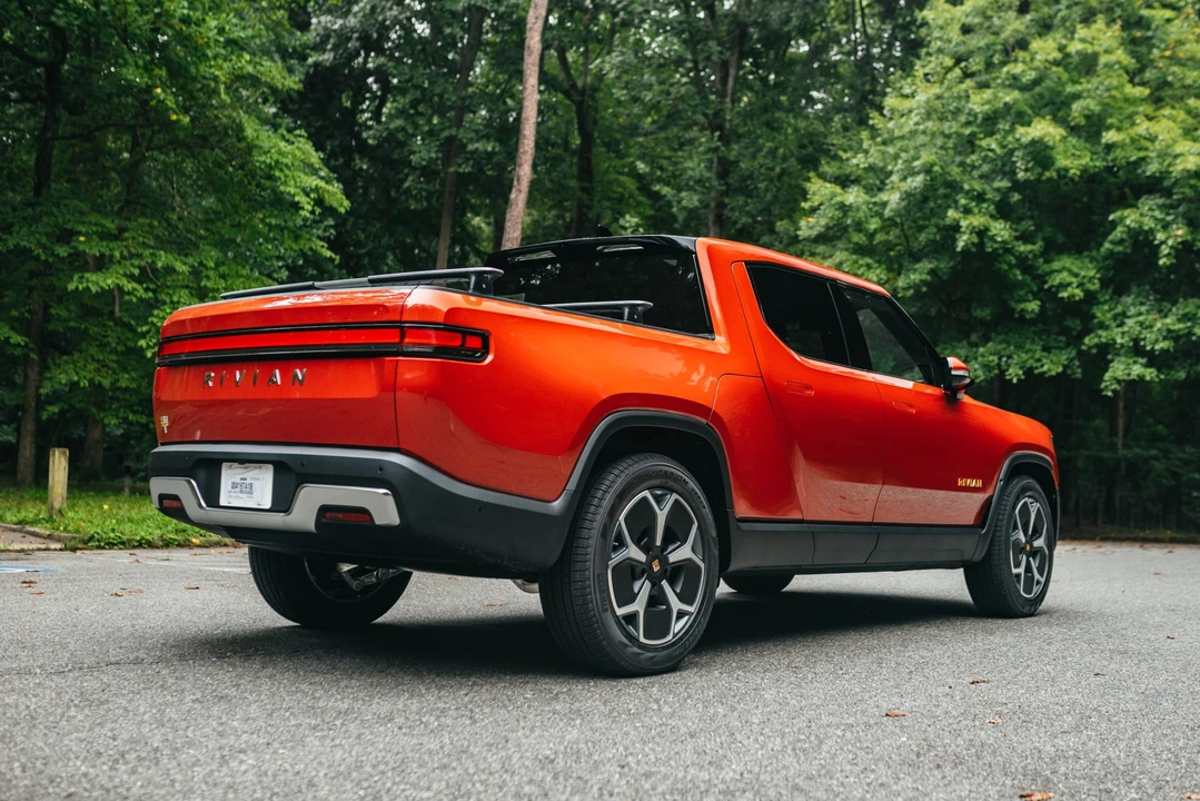 2022 Rivian R1T - Image 9 of 31
