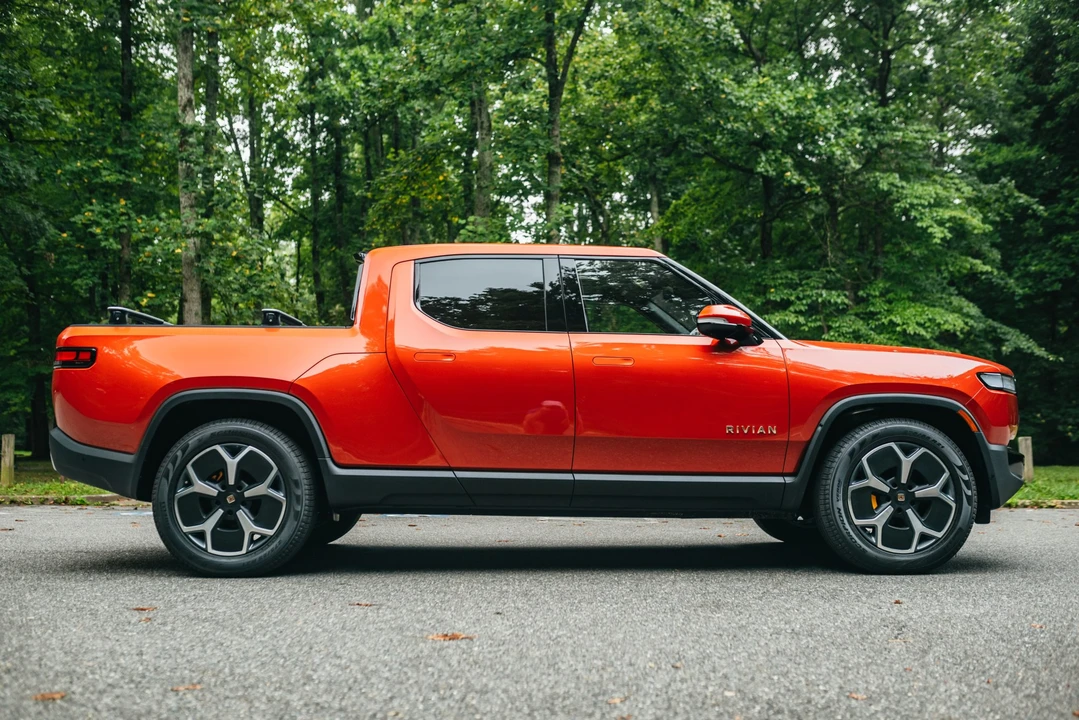 2022 Rivian R1T - Image 8 of 31