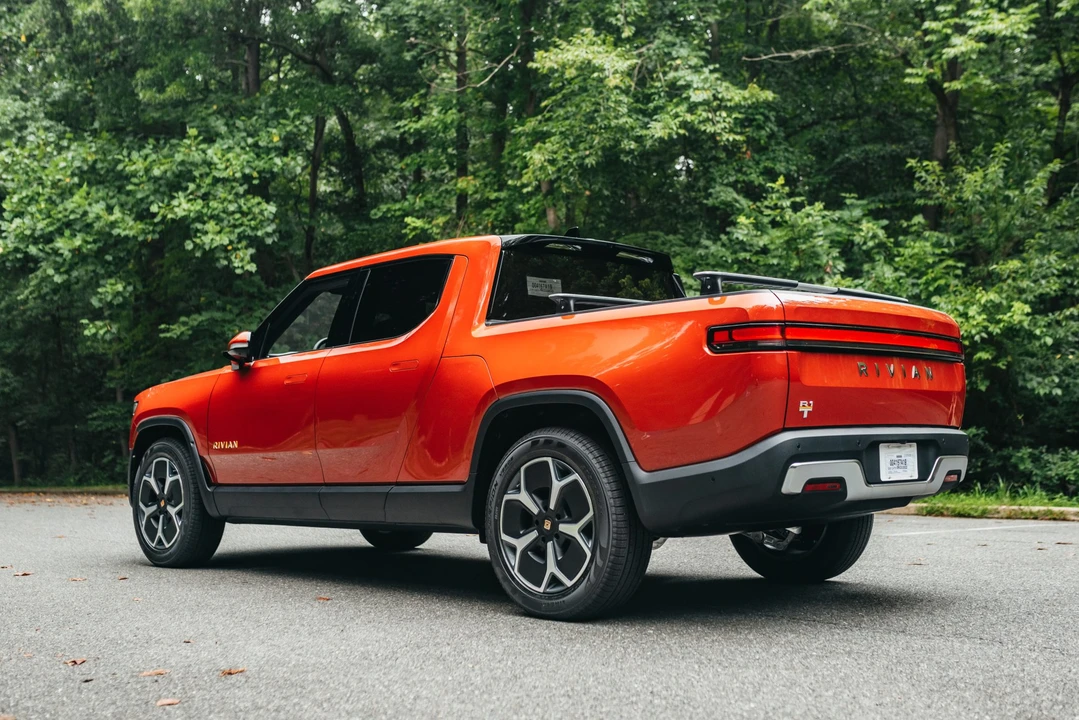 2022 Rivian R1T - Image 13 of 31