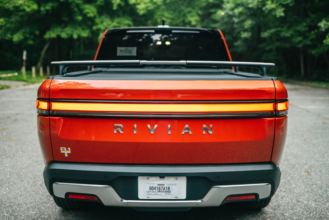 2022 Rivian R1T - Image 12 of 31