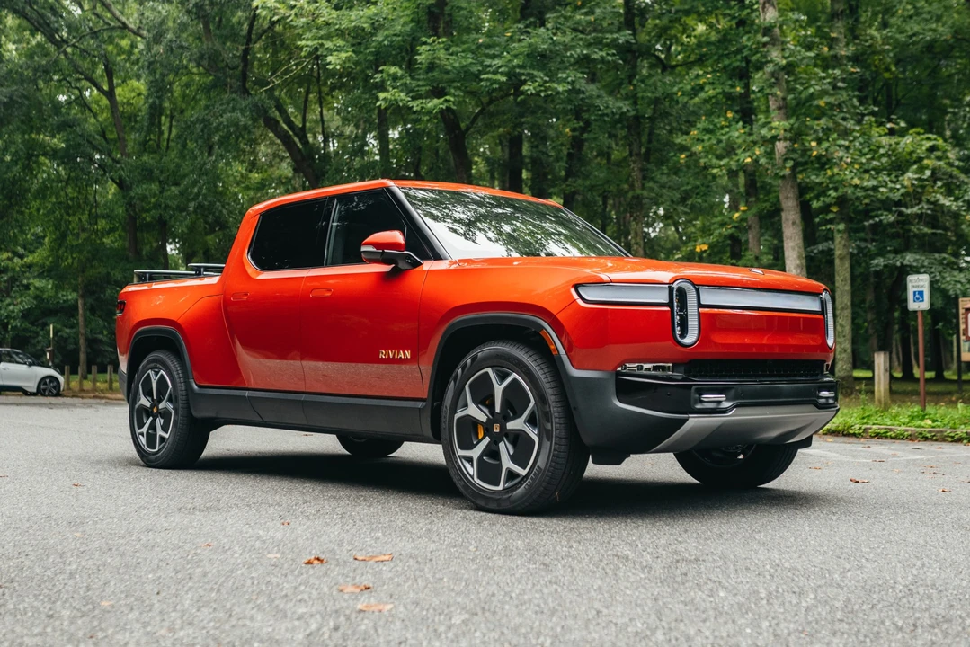 2022 Rivian R1T - Image 7 of 31